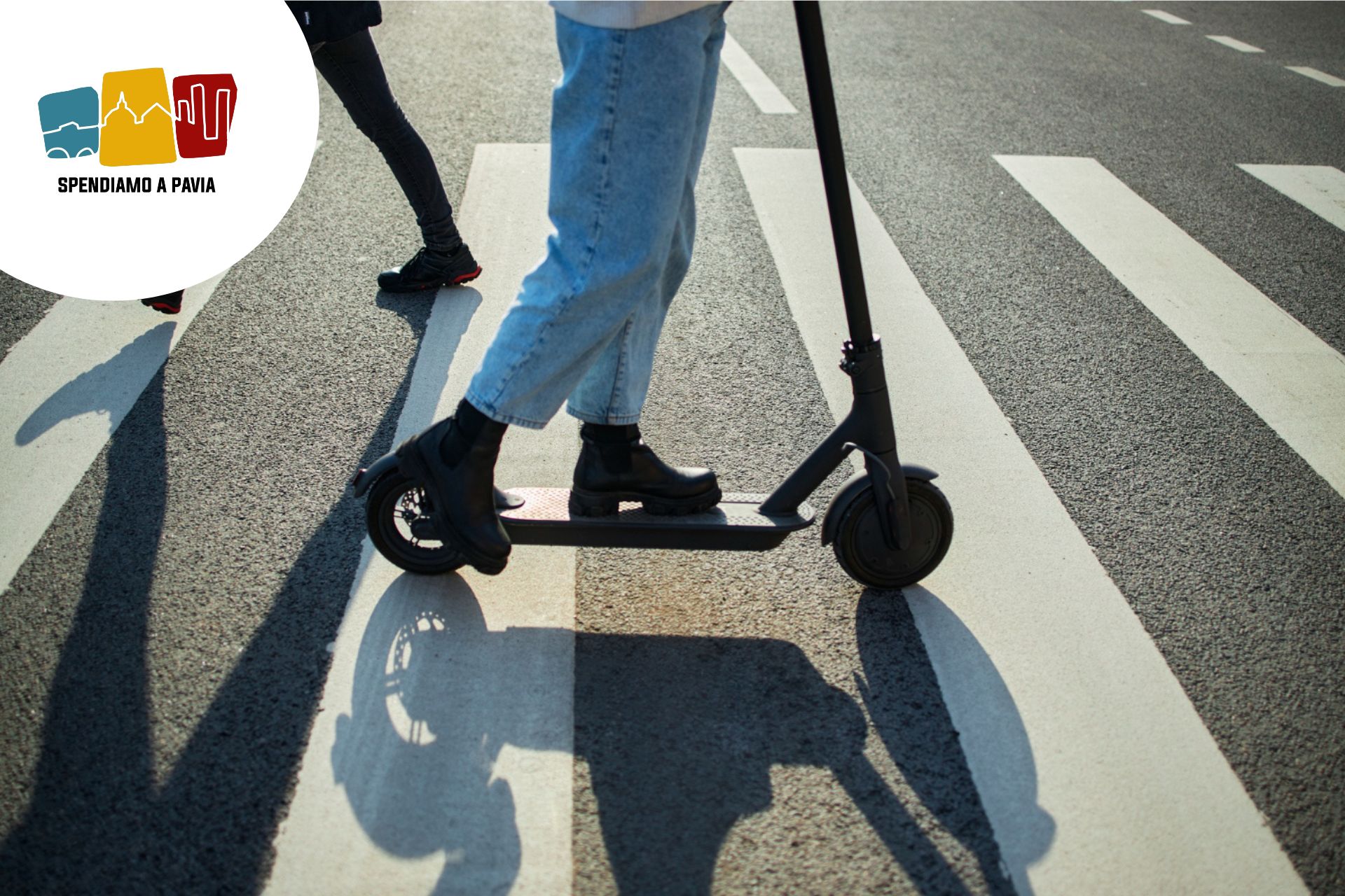 Cresce il rischio incidenti per monopattini e bici elettriche a Pavia: un sinistro ogni cinque giorni