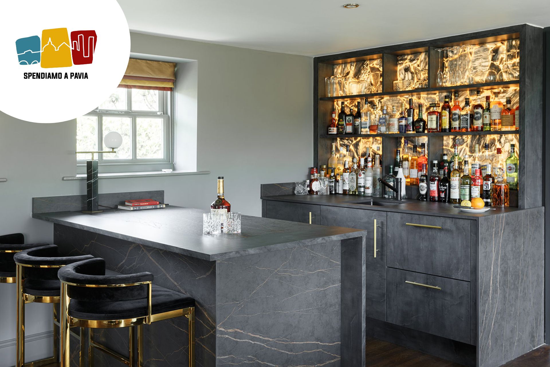 Il ritorno dell’Home Bar: il piccolo rituale domestico che trasforma la casa