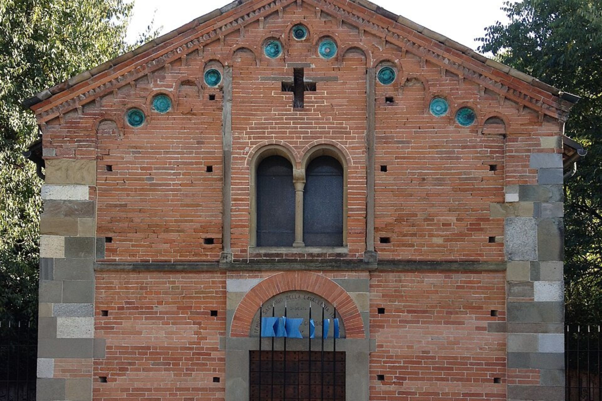 tempio_Sacrario_della_Cavalleria_di_Voghera_1.jpg